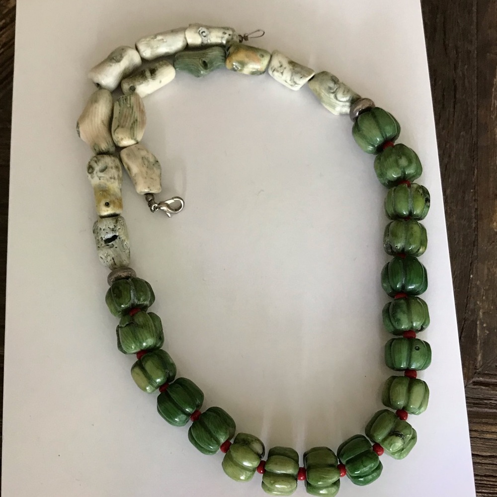 Beaded necklace